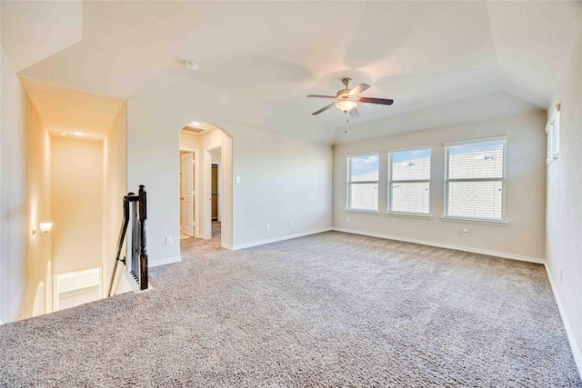 spare room with carpet flooring and ceiling fan