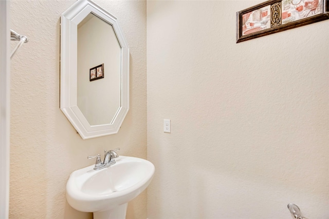 bathroom with sink