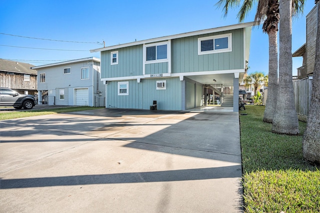 view of front facade with a carport