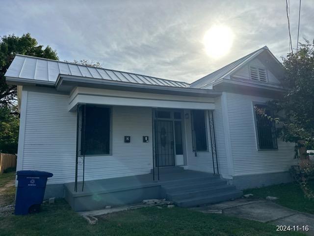 view of front of house with a porch