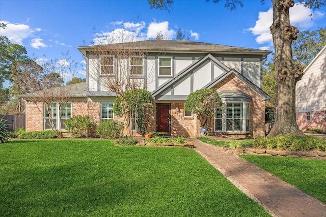 view of front of house featuring a front lawn