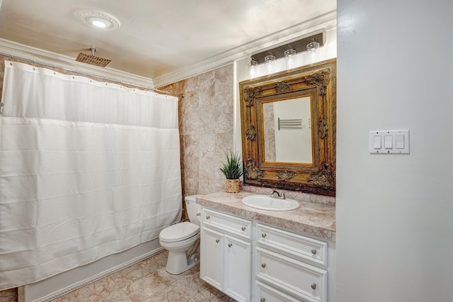 full bathroom featuring crown molding, vanity, shower / bathtub combination with curtain, and toilet