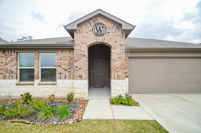 view of front of house with a garage