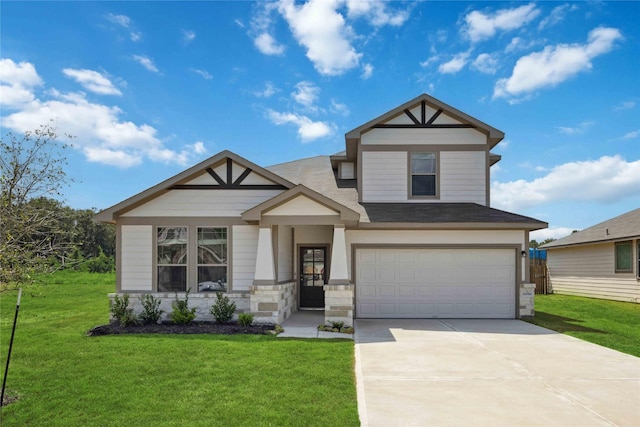 craftsman inspired home with a front lawn and a garage