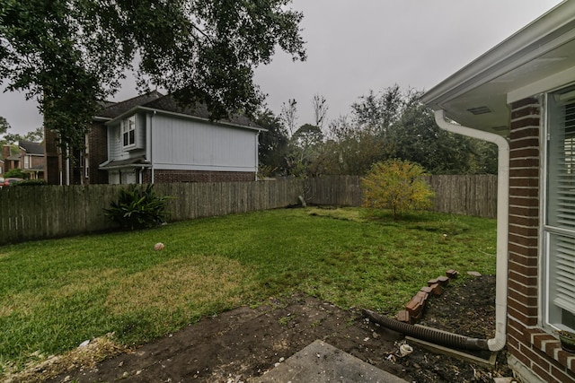 view of yard with a patio area