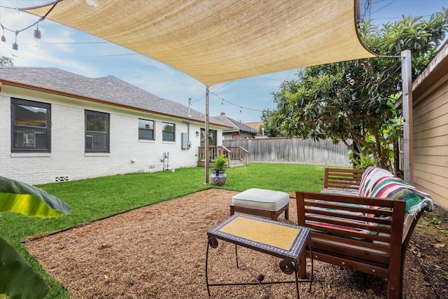 view of yard featuring outdoor lounge area and a patio