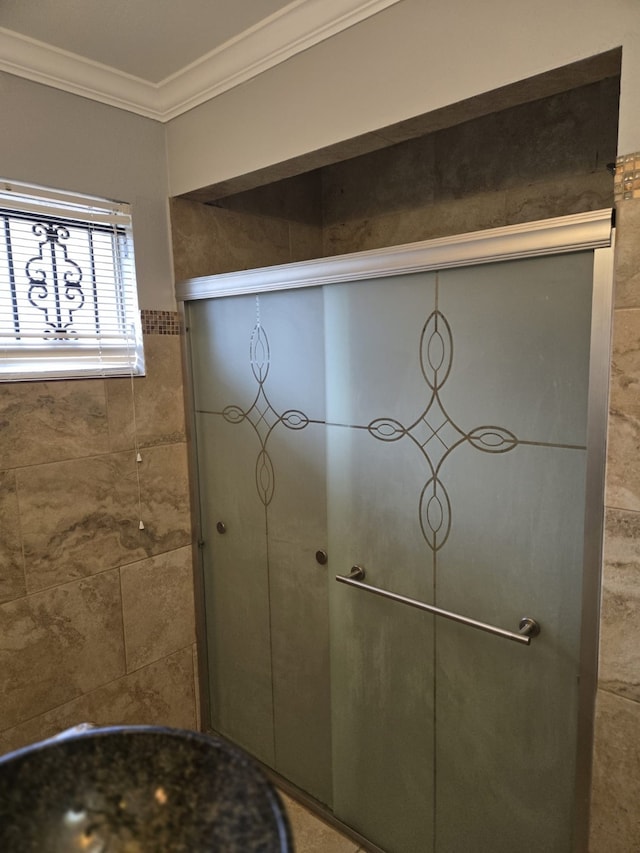 bathroom with ornamental molding