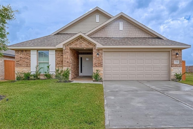 Listing photo 3 for 20 Greenbriar Loop, Angleton TX 77515