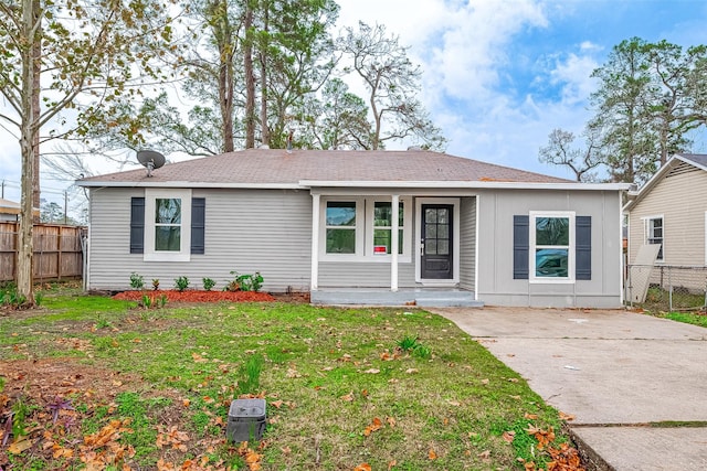 ranch-style house with a front yard