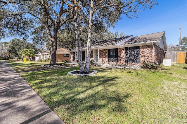 Listing photo 3 for 5470 Loch Lomond Dr, Houston TX 77096