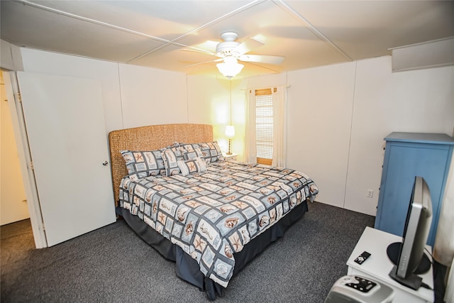 carpeted bedroom featuring ceiling fan