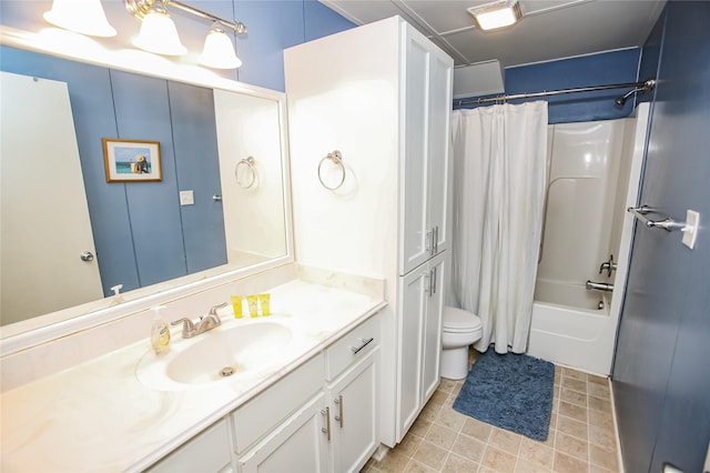 full bathroom featuring shower / bath combination with curtain, toilet, and vanity