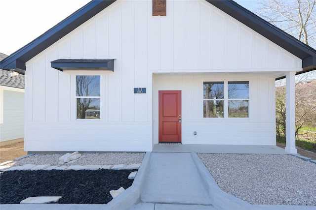 modern farmhouse featuring board and batten siding