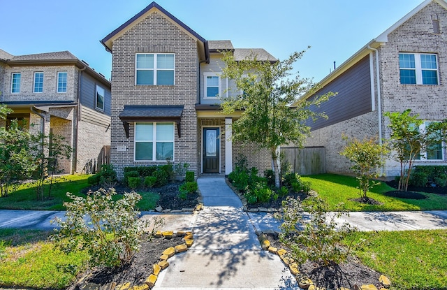 view of front of house featuring a front yard