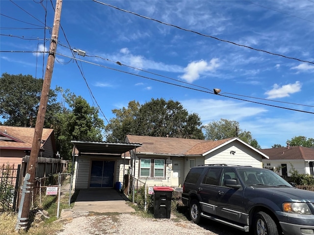 view of front of property