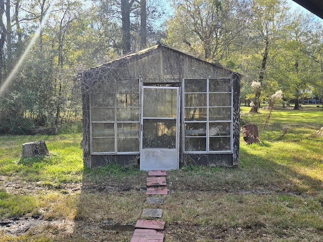 view of outbuilding