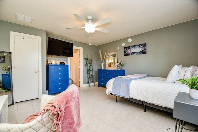 bedroom with ceiling fan