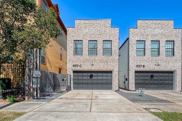 view of front facade featuring a garage