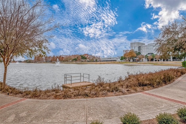 view of yard featuring a water view