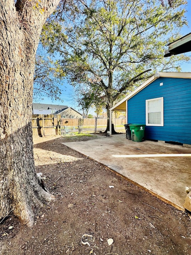 view of yard with a patio