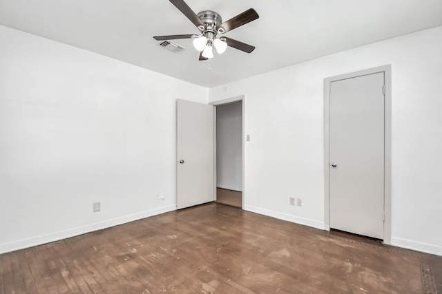 unfurnished room with ceiling fan