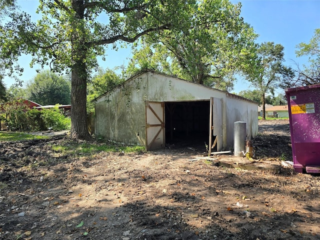 view of outdoor structure