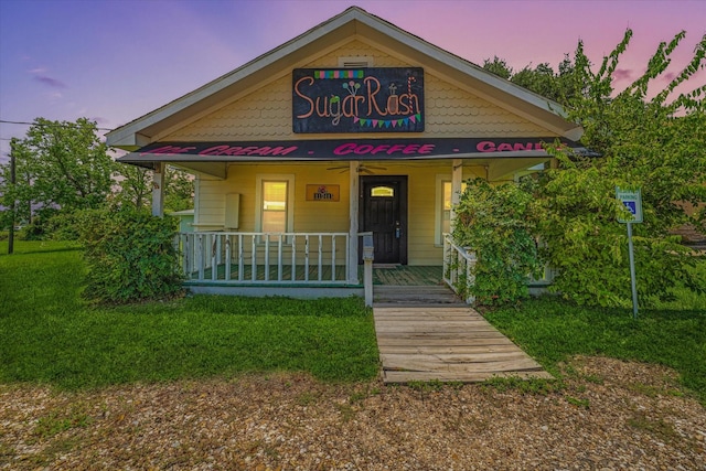 view of front of property featuring a porch