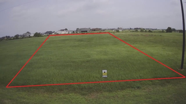 Listing photo 3 for 514 Chuckwagon Trl, Angleton TX 77515