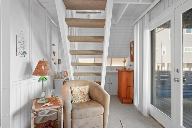 sitting room with light carpet