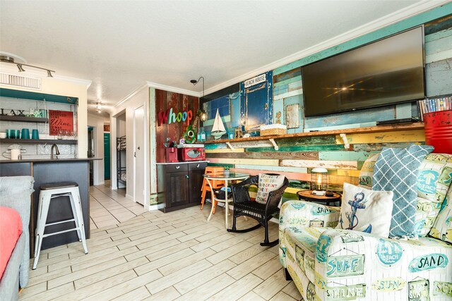 kitchen with crown molding