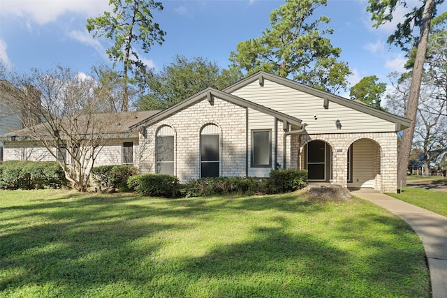 view of front of house with a front yard