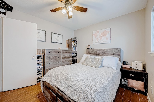 bedroom featuring ceiling fan