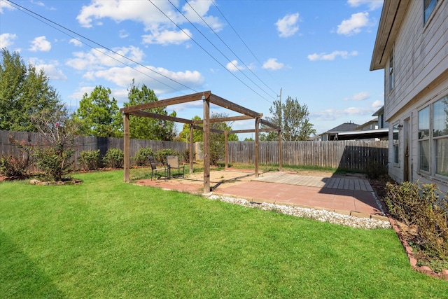 view of yard featuring a patio area