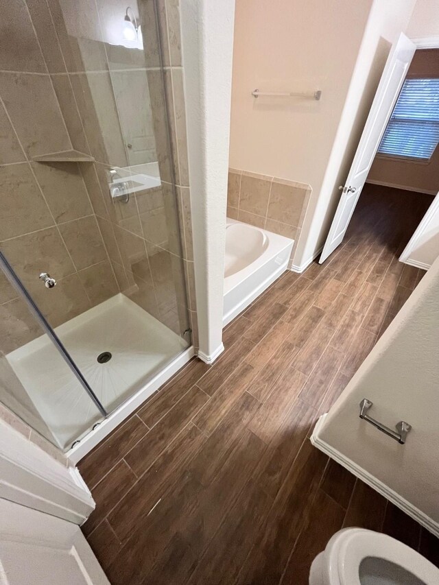 12209 Renewal Way, Houston, TX 77047 - bathroom featuring shower with separate bathtub