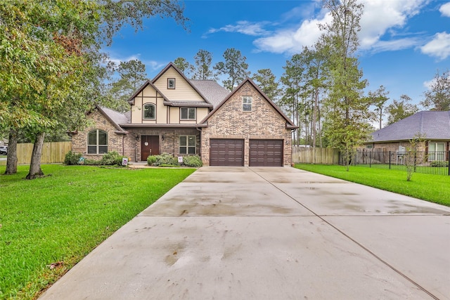 view of front of house featuring a front lawn