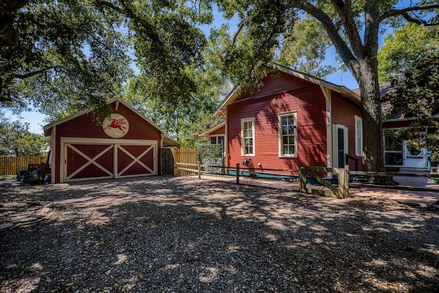 exterior space featuring an outbuilding