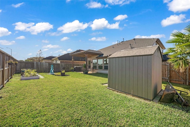 view of yard featuring a storage unit