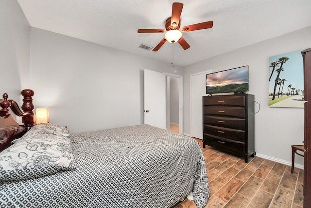 bedroom with ceiling fan