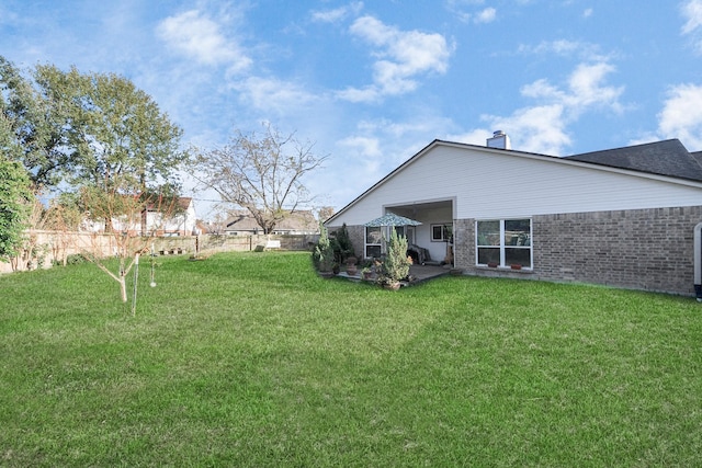 view of yard featuring a patio area