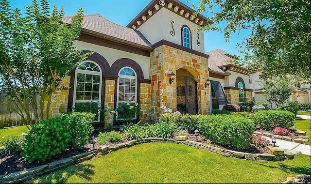 view of front of house with a front yard