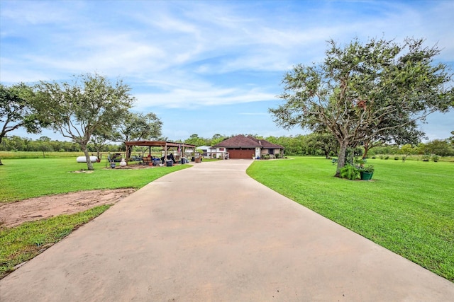 exterior space featuring a front yard