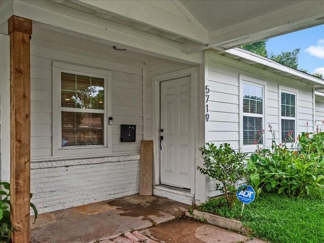 view of doorway to property