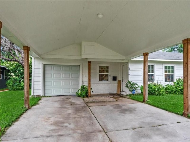 view of front of house featuring a garage and a front yard