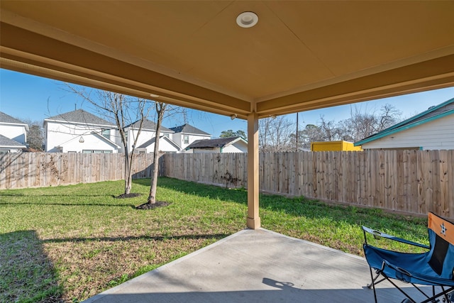 view of yard featuring a patio area