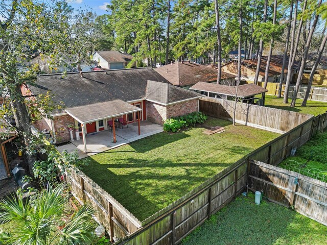 view of yard featuring a patio