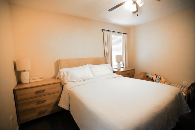 bedroom featuring ceiling fan