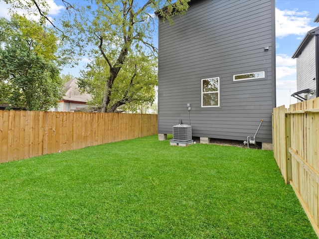 view of yard with cooling unit