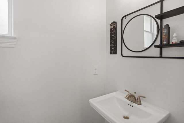 bathroom with sink