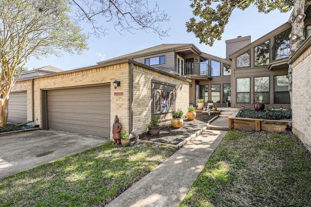 view of front of house with a balcony