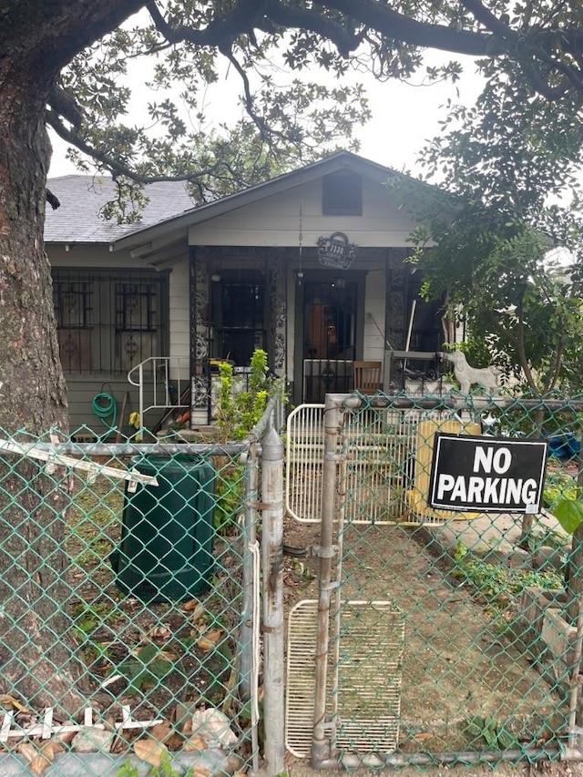 view of front of house featuring covered porch